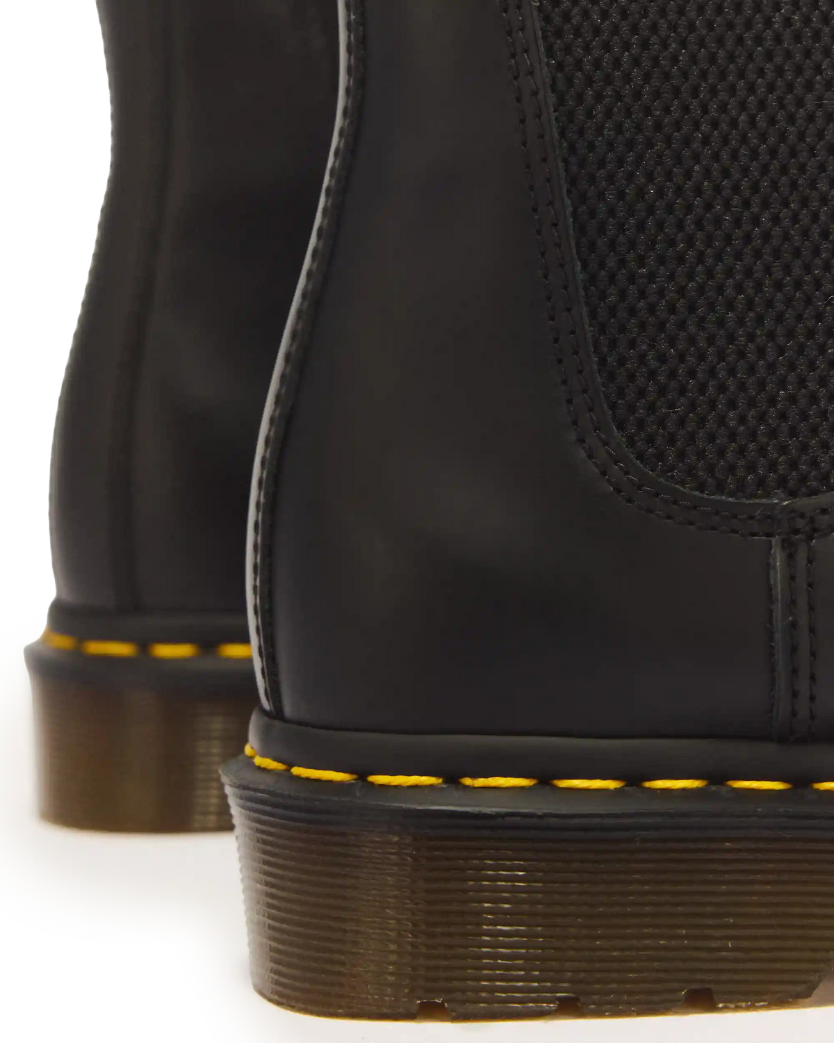2976 Yellow Stitch Smooth Leather Chelsea Boots