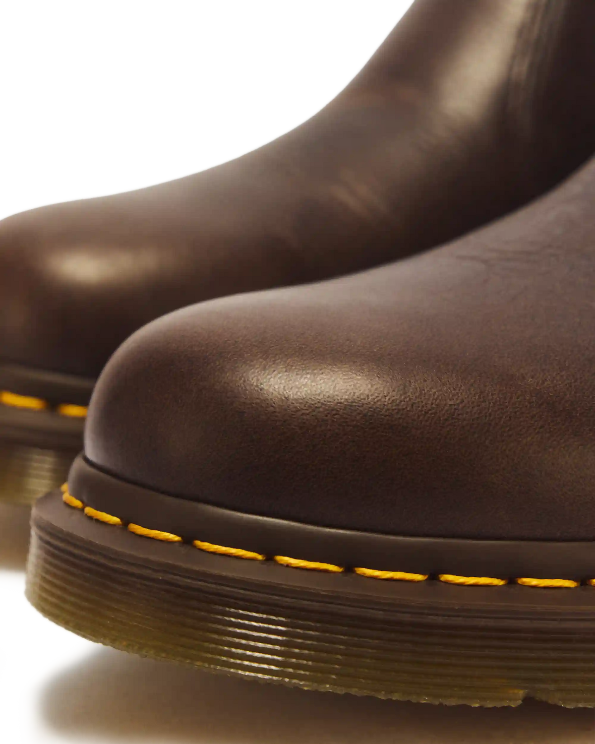 2976 Ambassador Leather Chelsea Boots