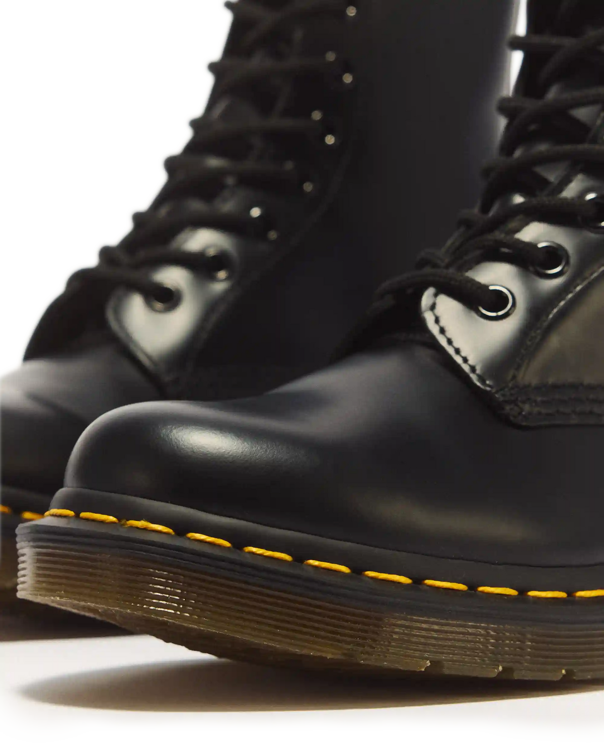 1460 Women's Smooth Leather Lace Up Boots