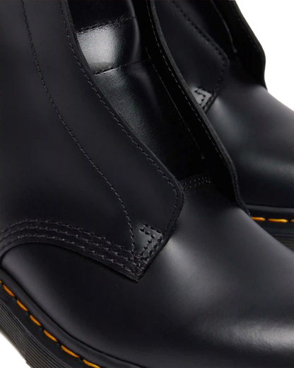 1460 LACELESS