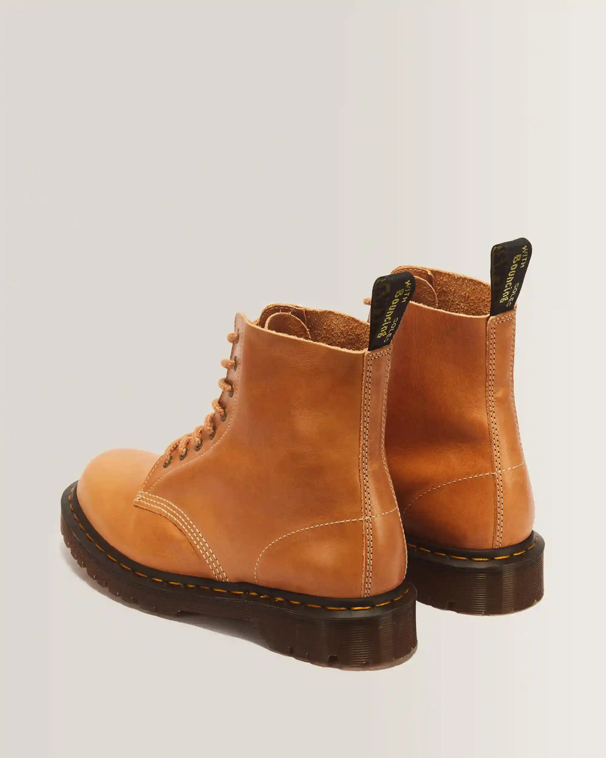 1460 Pascal 8 Eye Boot Veg Tan Luxe