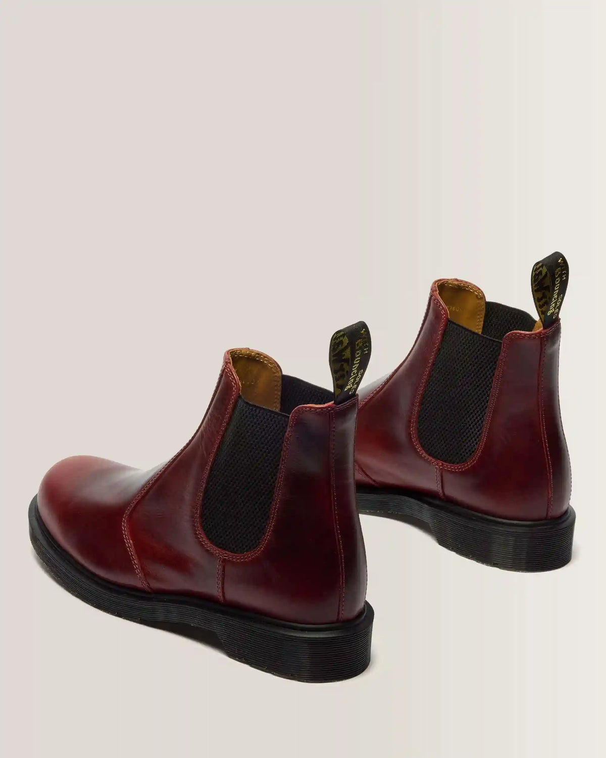 2976 Classic Calf Leather Chelsea Boots