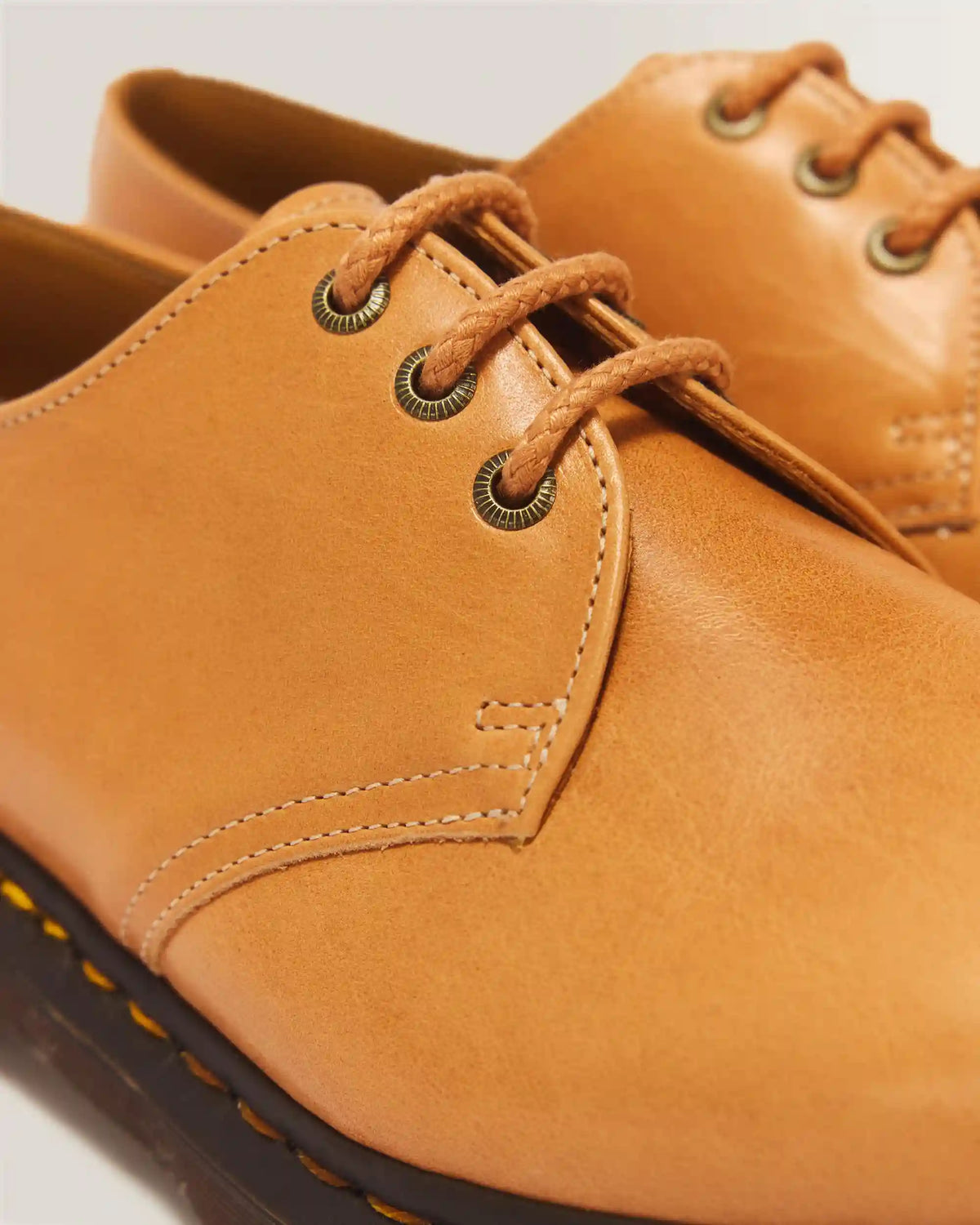 1461 3 Eye Shoe Veg Tan Luxe