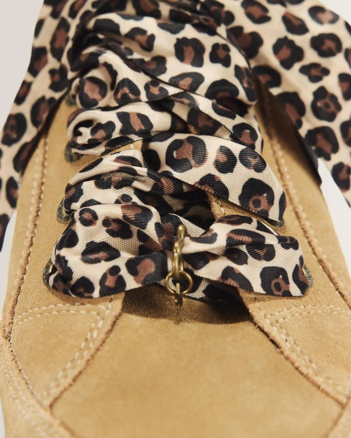Buzz 5 Eye Bronx Suede Shoes