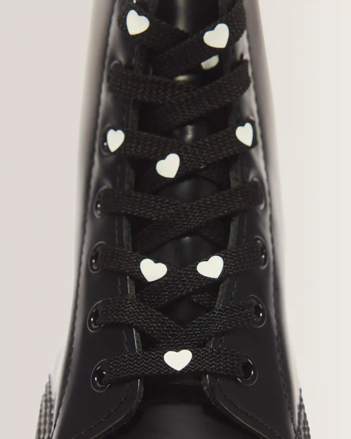 55 Inch Heart Flat Shoe Lace (8-10 Eye)